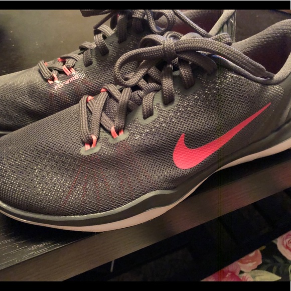 Nike Shoes - ⚡️⚡️⚡️Nike sneakers size 6